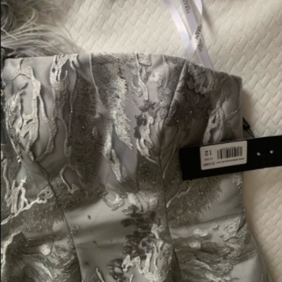 NWT Terani Couture 2111C4557 Homecoming Dress Silver Size 4 - Picture 7 of 10